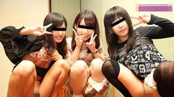 和女性朋友一起　～好友三重奏大乱交　前篇～ _10musume_122811_01